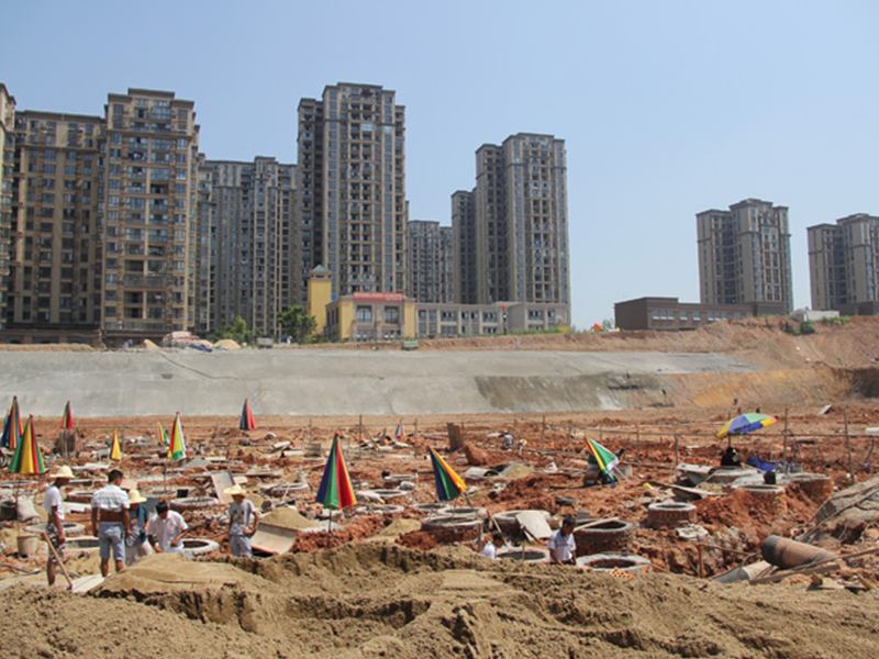 我公司工会慰问工地一线民工